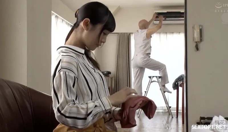 Thiếu thốn, vợ yêu lén lút với tên thợ sửa điều hòa